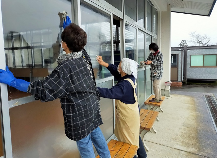 写真：吉島ボランティア会　清掃ボランティアの様子