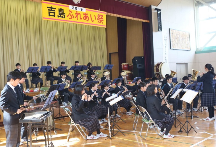 吉島ふれあい祭２０１９：地元の子どもたちによる吹奏楽の演奏