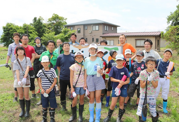 写真：わんぱくキッズスクール参加児童とスタッフ