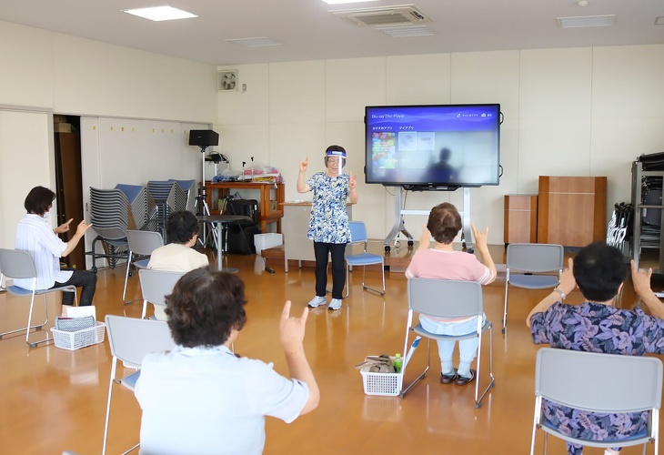 写真：きらきらサロン(百歳体操)の様子