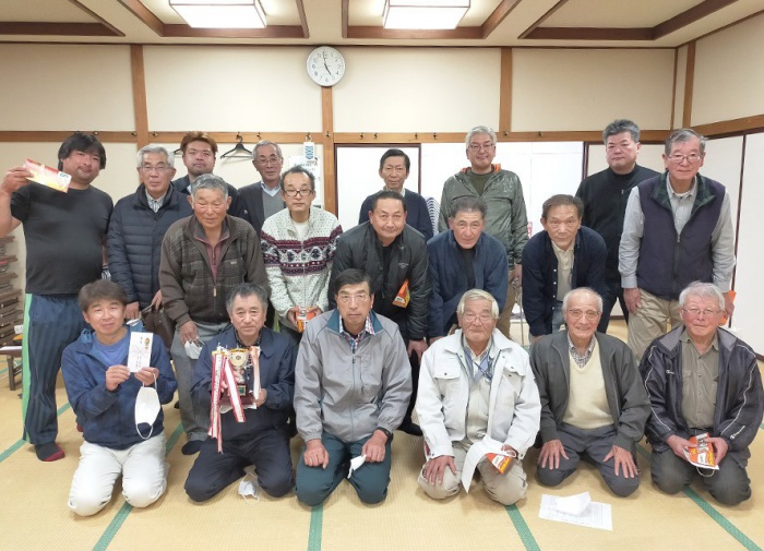 写真：吉島地区世代間交流麻雀大会：参加者集合
