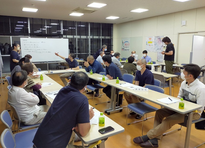 写真：吉島地区第4次地区計画策定委員会全体会の様子