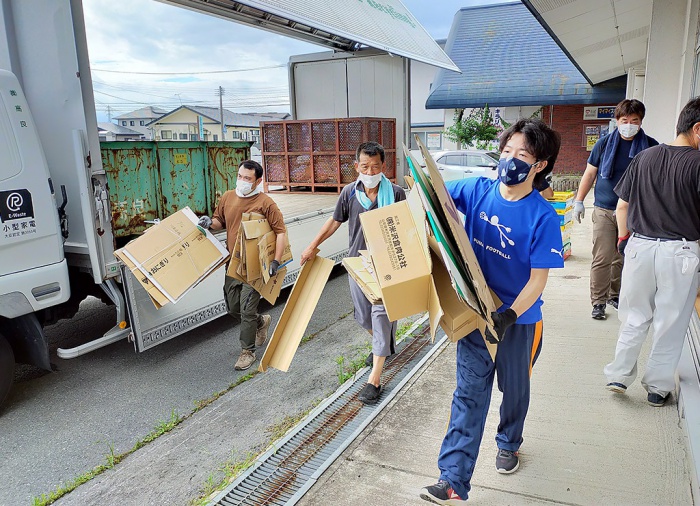 写真：吉島地区資源ごみ回収の様子