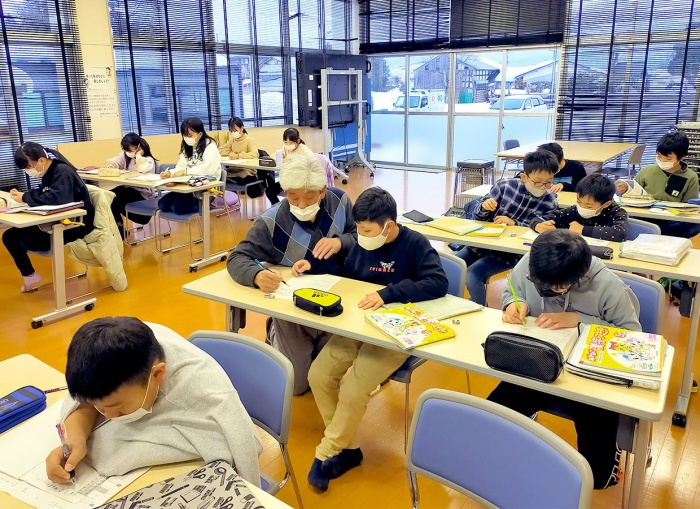 写真：児童クラブきらり学習支援の様子