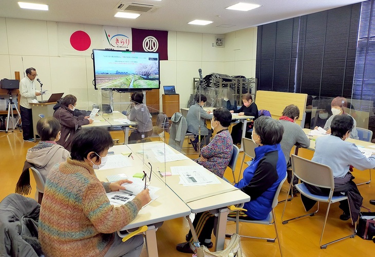 写真：吉島ボランティア会地域における支え合い人材育成研修会の様子