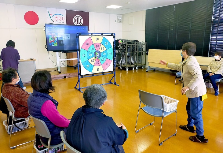 写真:きらきらサロンおたのしみ会の様子
