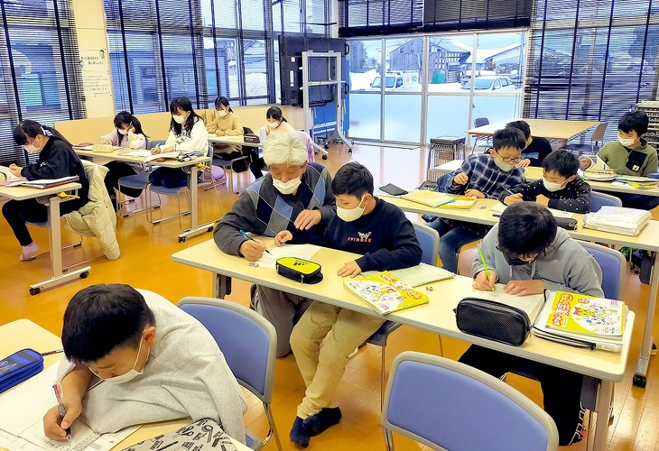 写真：児童クラブきらり学習支援の様子