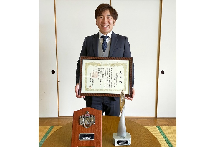 写真:令和3年度JA青年の主張全国大会最優秀賞(JA全中会長賞)受賞の佐藤悠さん(東方)