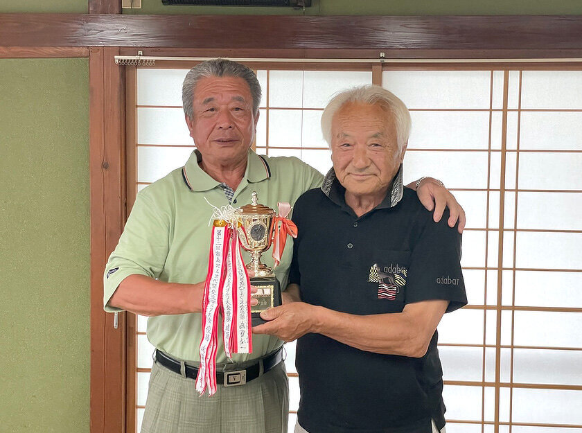 写真：吉島地区世代間交流事業「ゴルフ大会」で見事3連覇した遠藤三郎さん