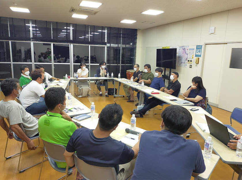 写真：吉島への移住定住促進に向けたプロジェクト会議の様子