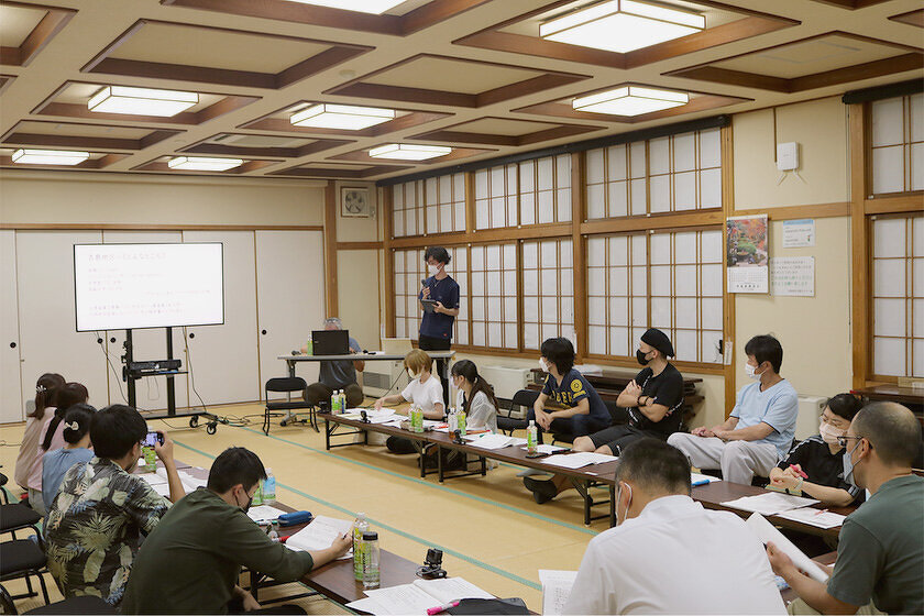 写真:吉島への移住定住促進に向けたプロジェクト企画会議の様子