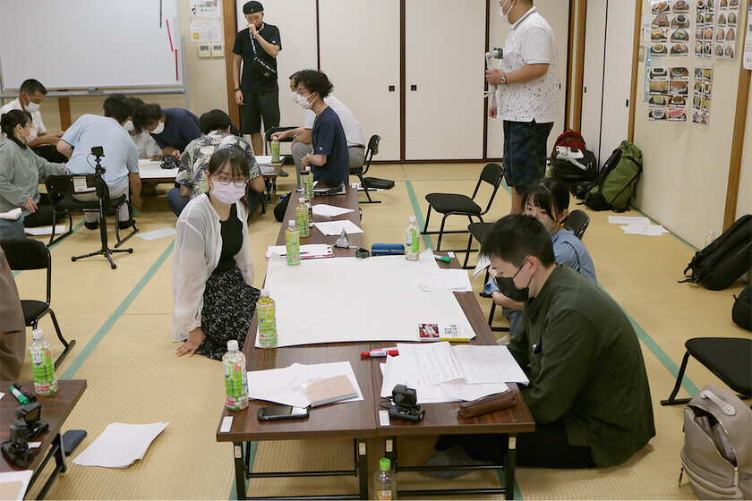 写真:吉島への移住定住促進に向けたプロジェクト企画会議の様子