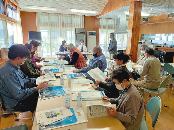 写真：各団体視察研修会の様子