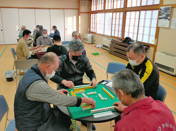 写真：吉島地区世代間交流麻雀大会“秋の陣”（通算12回目）大会の様子