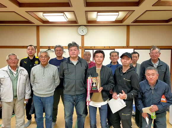 写真：吉島地区世代間交流麻雀大会“秋の陣”（通算12回目）参加者集合写真