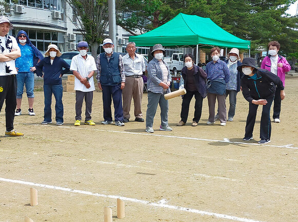 吉島地区シルバー健康レクリエーション大会：競技の様子：モルック