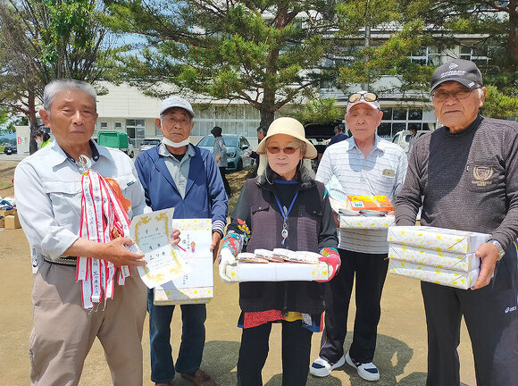 吉島地区シルバー健康レクリエーション大会：入賞チーム代表者集合写真
