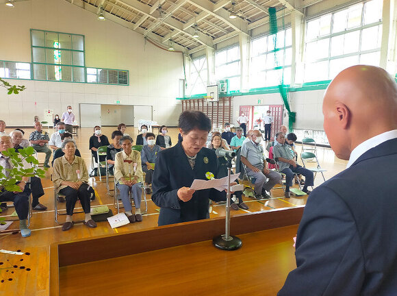 吉島地区敬老会・賀寿伝達式のようす