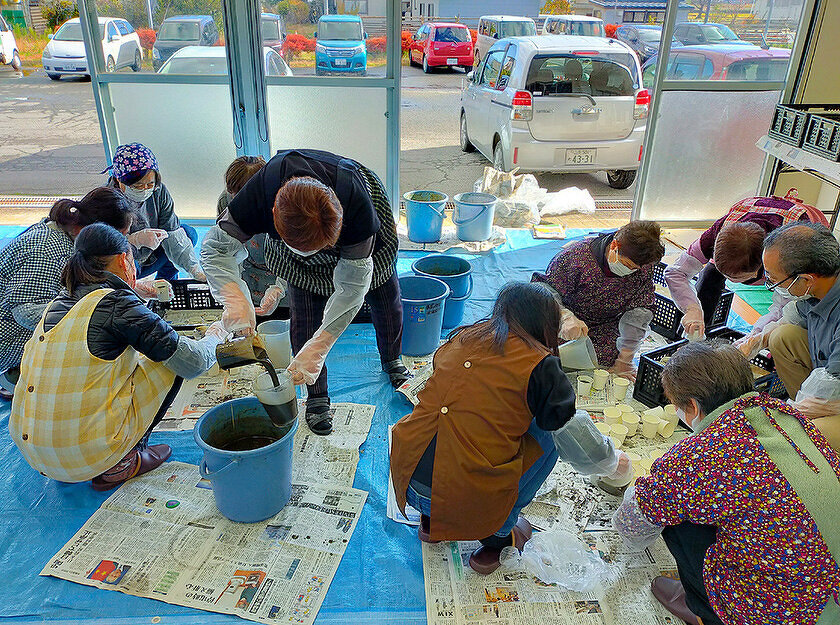 写真：身近な生活環境を考えるエコ活動「ＥＭせっけんづくり講習会」