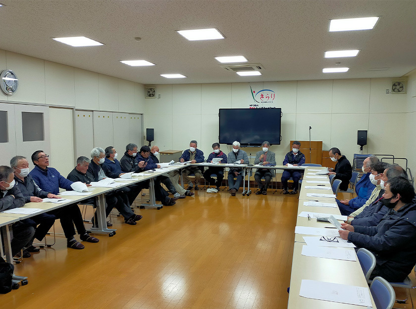 写真：吉島地区各団体理事会にて、次年度に向けて総会に提案する内容を協議