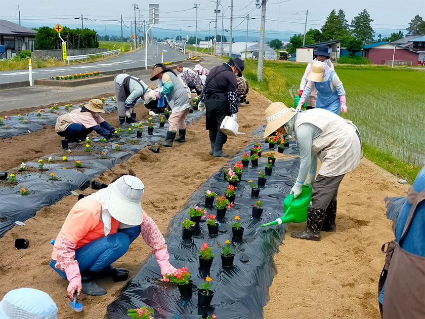 吉島地区緑化推進事業の様子
