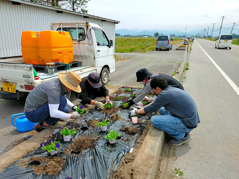 吉島地区緑化推進事業の様子