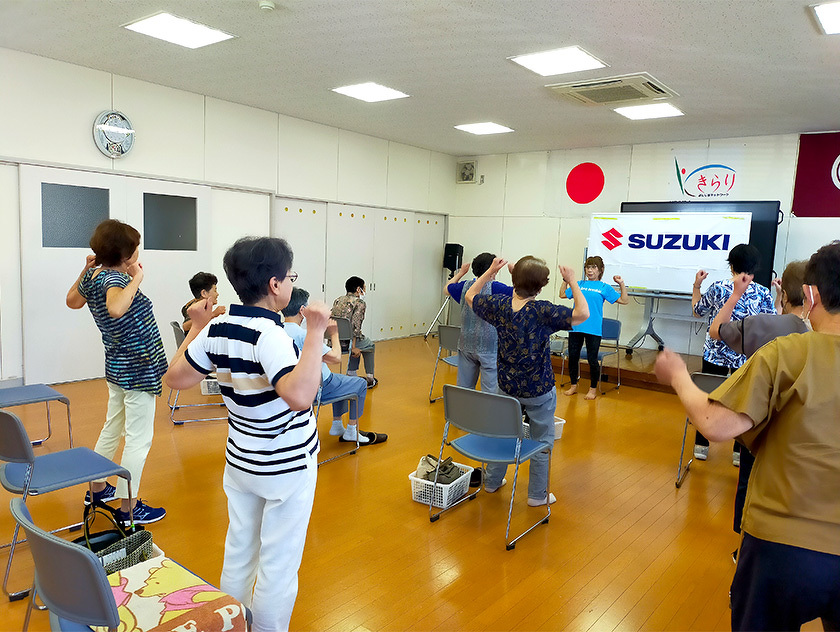 写真：スローエアロビックの様子