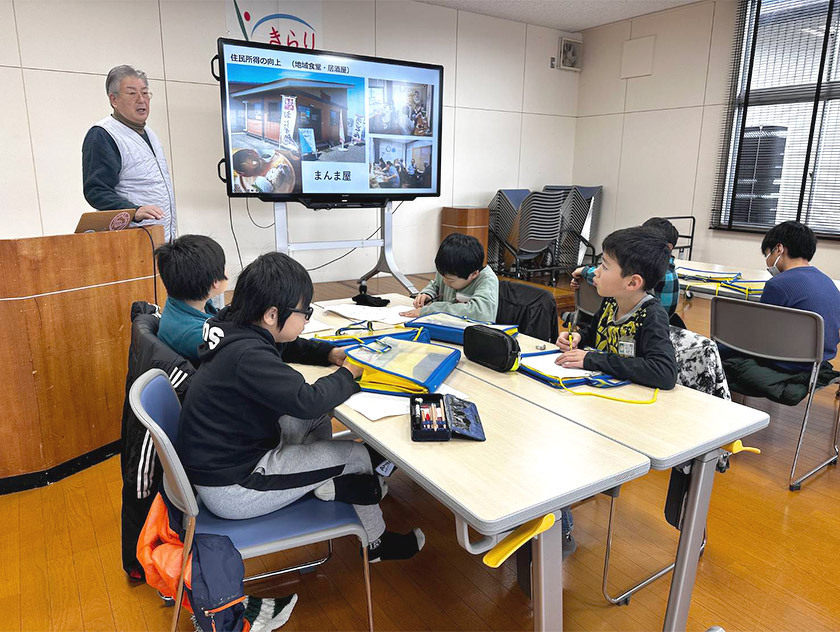 写真：吉島小学校学習会の様子