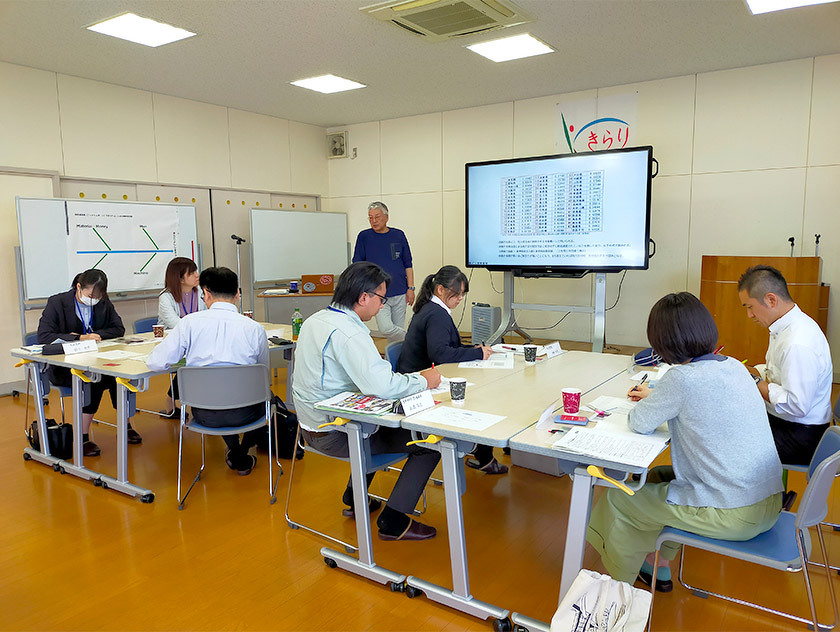 写真：視察研修の様子