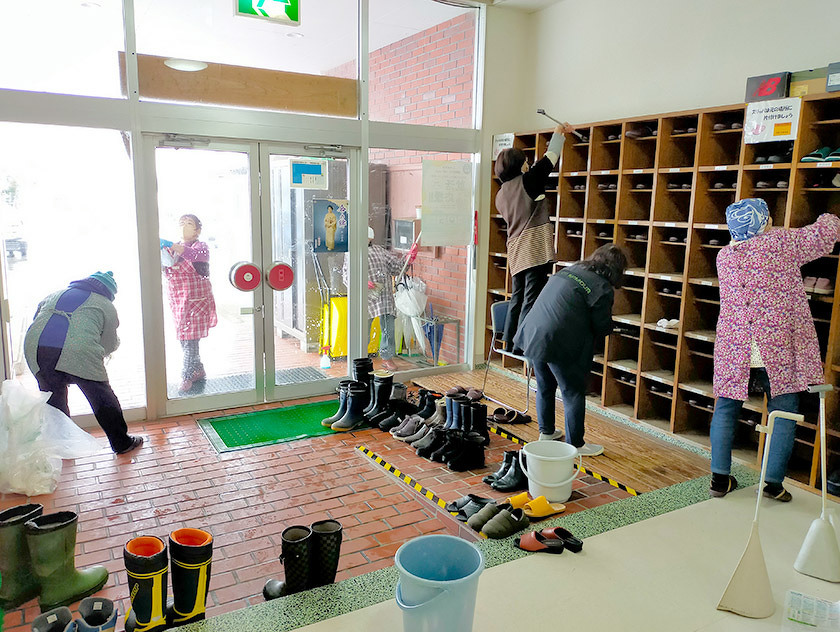 写真：吉島ボランティア会、清掃ボランティアの様子