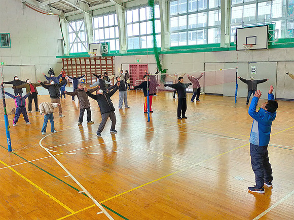 写真：準備運動の様子：吉島地区冬季スポーツレクリエーション大会