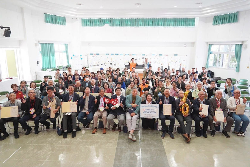 写真：那覇市繁多川地区のＮＰＯ法人１万人井戸端会議法人設立10周年イベントの様子