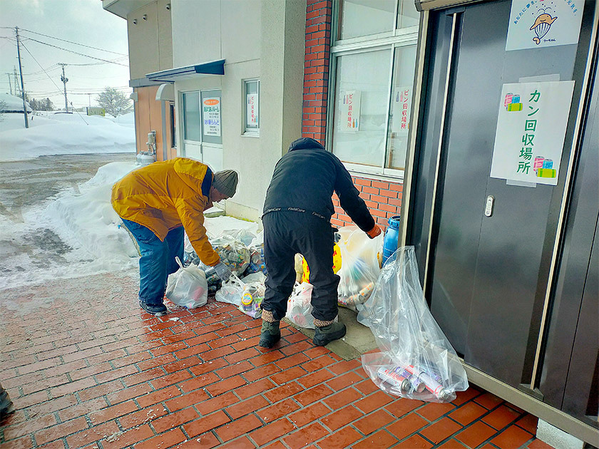 写真：吉島地区衛生組織連合会、資源ゴミ回収の様子