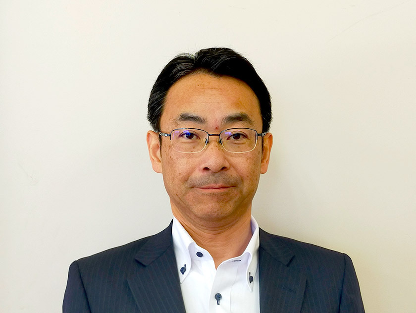 写真：吉島小学校の新教頭先生、島貫裕一先生