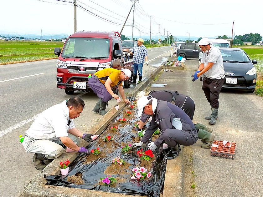 吉島地区緑化推進事業の様子