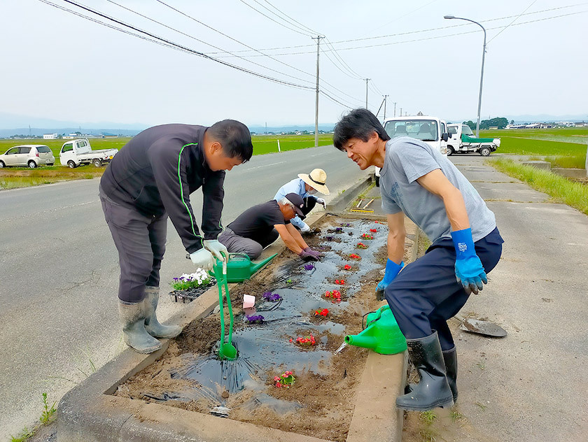 吉島地区緑化推進事業の様子