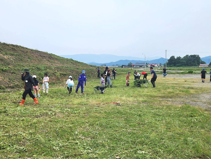 吉島地区緑化推進事業の様子