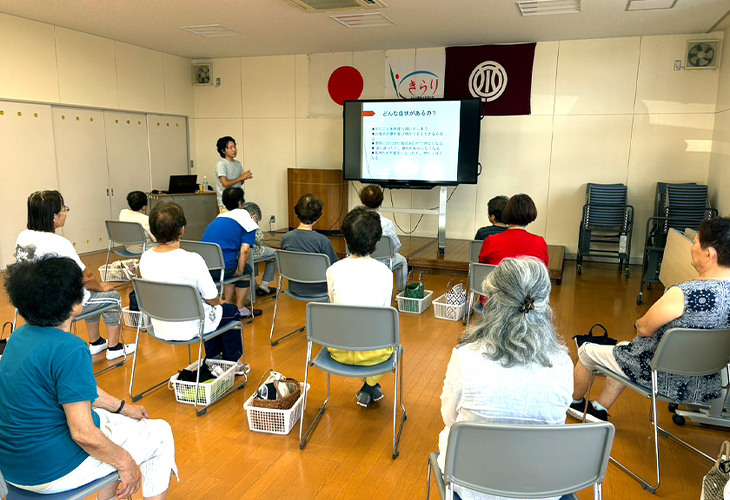 写真:頭と体のリフレッシュ教室のようす