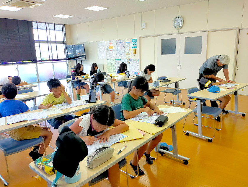 写真:2025年児童クラブきらり夏休み集中学習会のようす